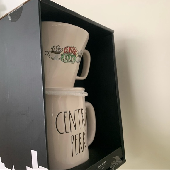 🇺🇸 Rae Dunn x Friends CENTRAL PERK coffee drip mug set - Picture 8 of 8
